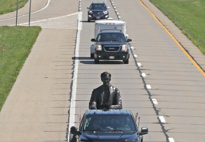 PHOTOS: Transporting Abraham Lincoln Statue