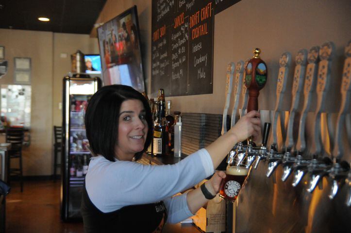 PHOTOS: Crooked Handle's Resilience tapping