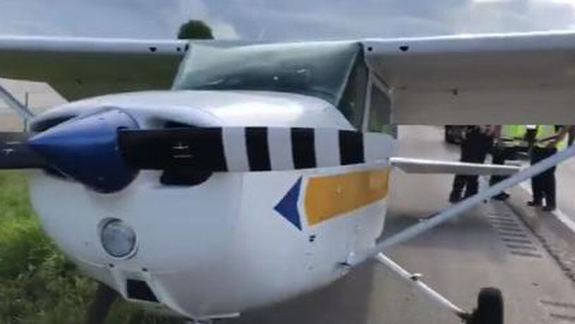 A Cessna 172 airplane made an emergency landing on a Florida interstate highway Saturday. There were no injuries.