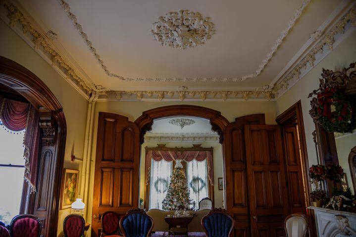 PHOTOS: Check out the gorgeous Dayton Woman’s Club, decorated for the holidays