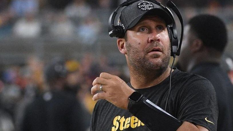 Pittsburgh Steelers quarterback Ben Roethlisberger was reportedly fined for wearing an Apple Watch on the sidelines during Monday night's game.