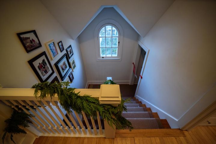 PHOTOS: Oakwood homes are merry and bright during the second annual holiday home tour