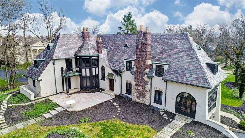 PHOTOS: Oakwood home with stunning views of Hawthorn Hill on market for $1.2 million