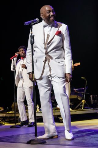 PHOTOS: The Temptations & The Righteous Brothers Live at Rose Music Center
