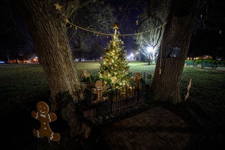 PHOTOS: Take a look at Columbus’ historic German Village all decked out for the holidays