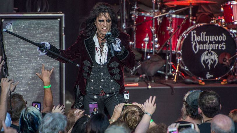 Alice Cooper and his band, Hollywood Vampires, played at the Fraze Pavilion on Tuesday, July 12, 2016. Photo: Brian Glass, concert-captures.com.