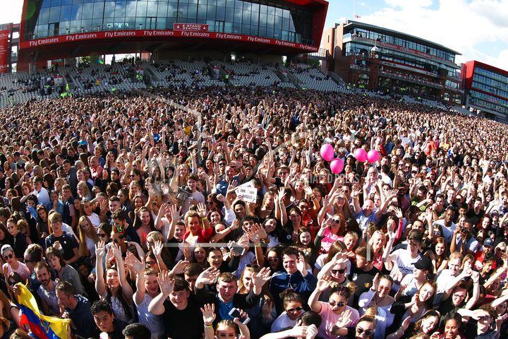 Manchester Benefit Concert Crowds