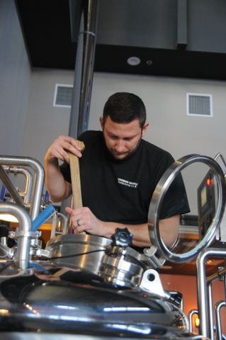 PHOTOS: Crooked Handle's Resilience tapping