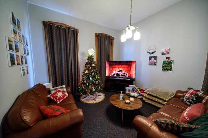 PHOTOS: The Oregon Historic District's Grand Holiday Tour of Homes