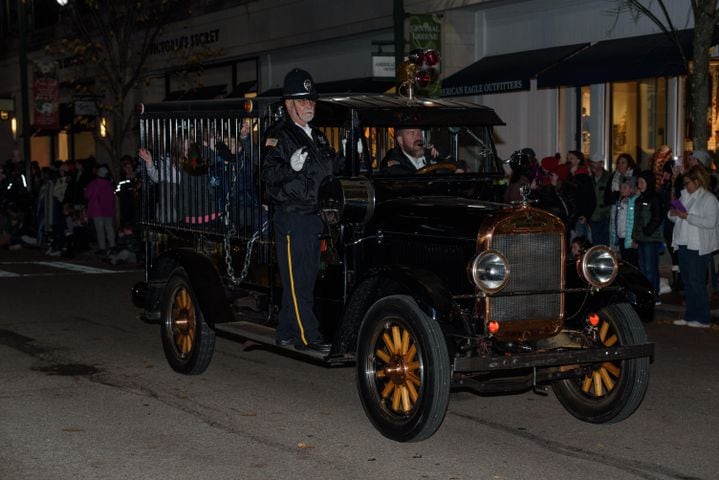 PHOTOS: Did we spot you at The Greene’s Christmas Tree Lighting and Santa Arrival Parade?