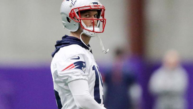 EDEN PRAIRIE, MN - FEBRUARY 02:  Chris Hogan #15 of the New England Patriots warms up during the New England Patriots practice on February 2,2018 at Winter Park in Eden Prairie, Minnesota.The New England Patriots will play the Philadelphia Eagles in Super Bowl LII on February 4.  (Photo by Elsa/Getty Images)