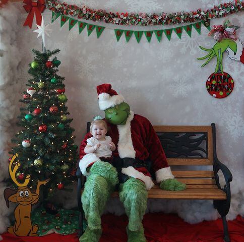 Your heart will grow three sizes when you see these hilarious Dayton family photos with the GRINCH