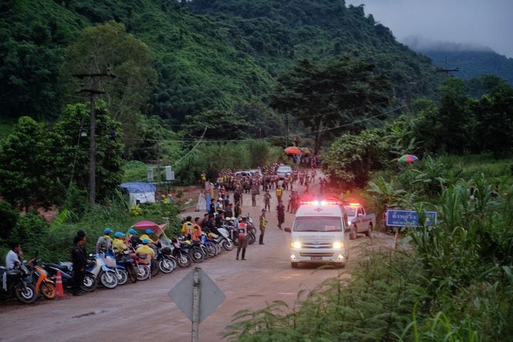 Photos: Rescuers work to free soccer team, coach trapped in Thai cave