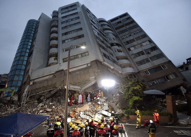 6.4 magnitude earthquake jolts Taiwan