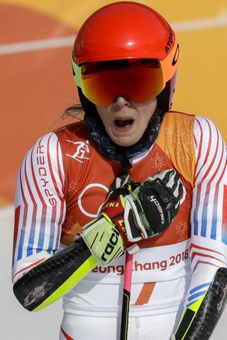 Mikaela Shiffrin wins gold in women's giant slalom