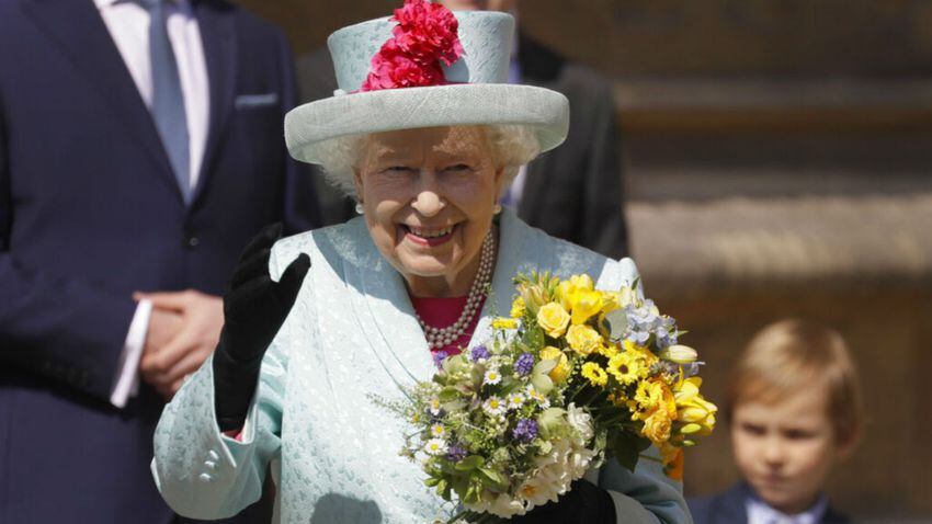 queen elizabeth celebrates 93rd birthday