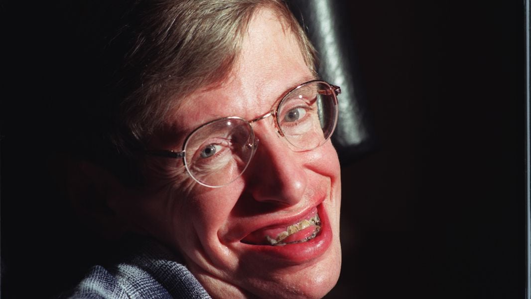 what happened to stephen hawking