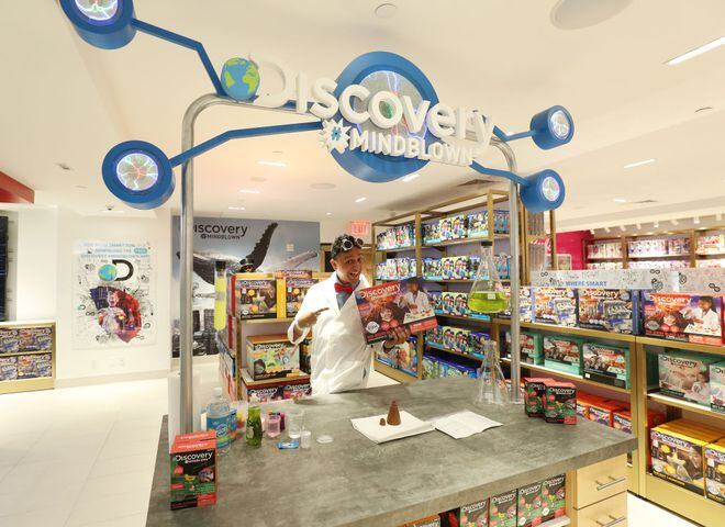 Photos: New FAO Schwarz toy store opens at 30 Rockefeller Plaza